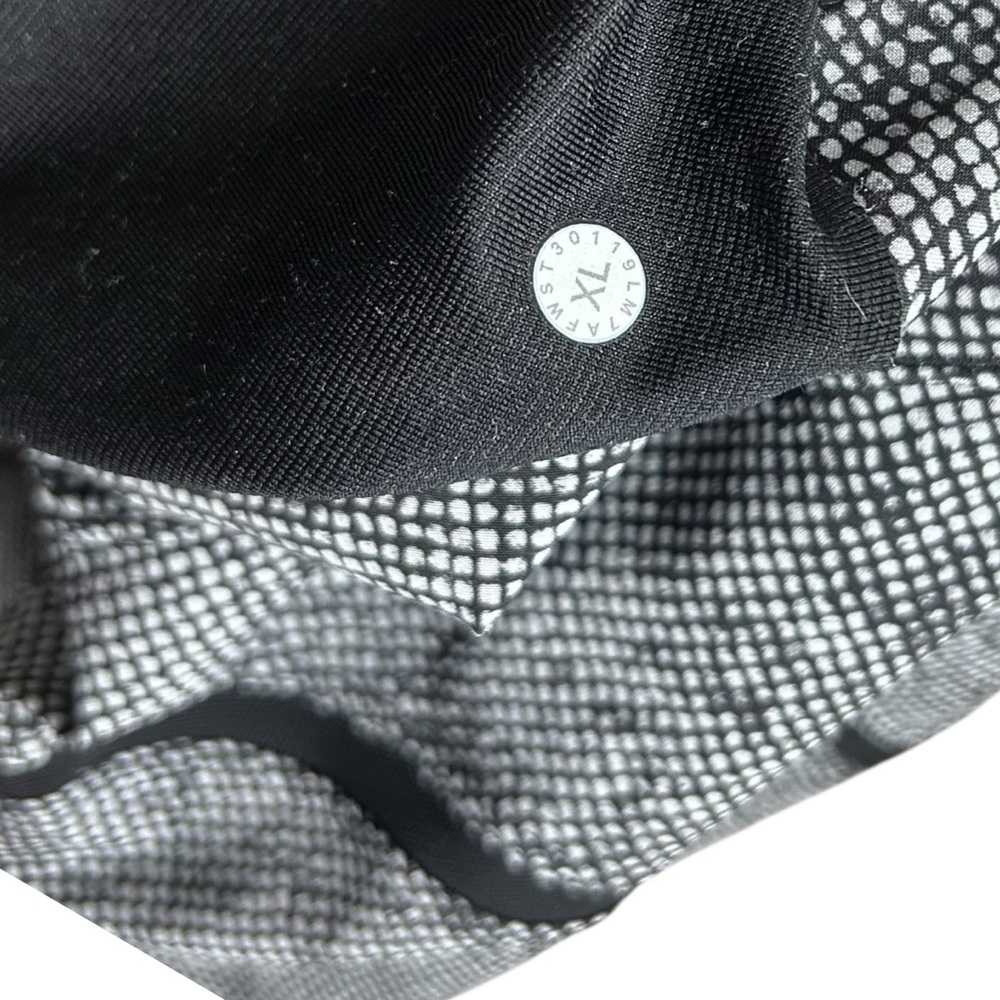 Lululemon Men’s B&W Pace Breaker Lined Shorts 7" - Picture 8 of 10